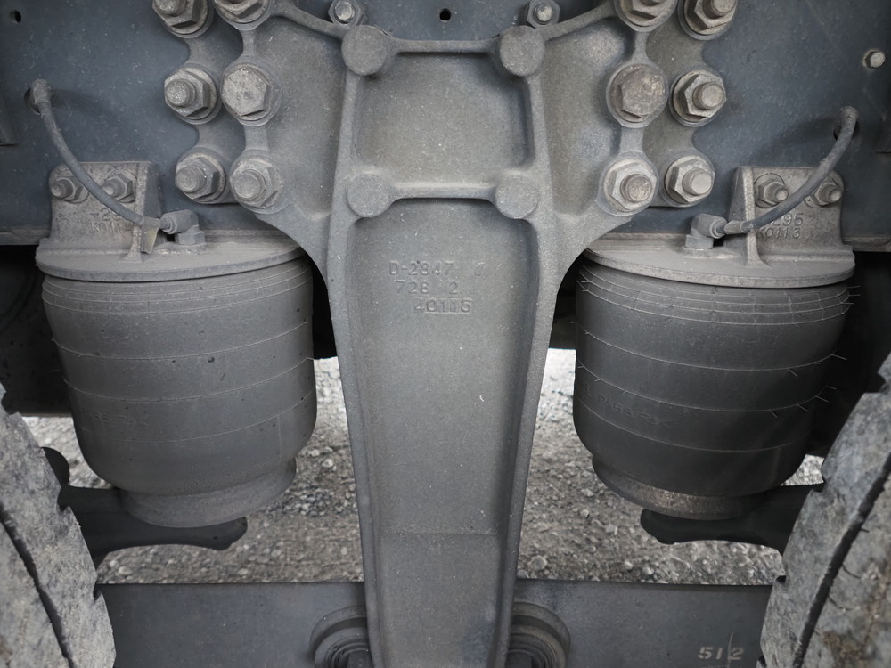 いすゞ ギガ ウイング車 大型 QKG-CYJ77A 年式 H26[写真26]