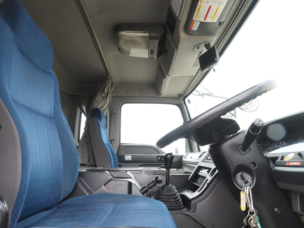 いすゞ ギガ ウイング車 大型 QKG-CYJ77A 年式 H26[写真18]