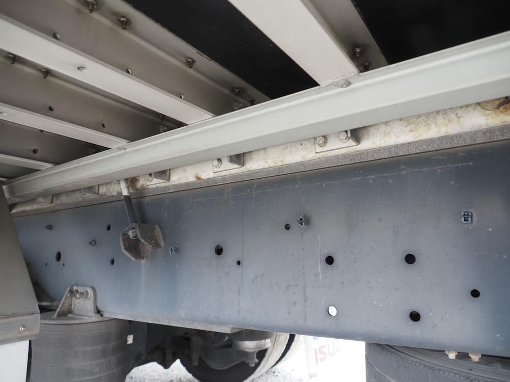 いすゞ ギガ ウイング車 大型 QKG-CYJ77A 年式 H26[写真28]