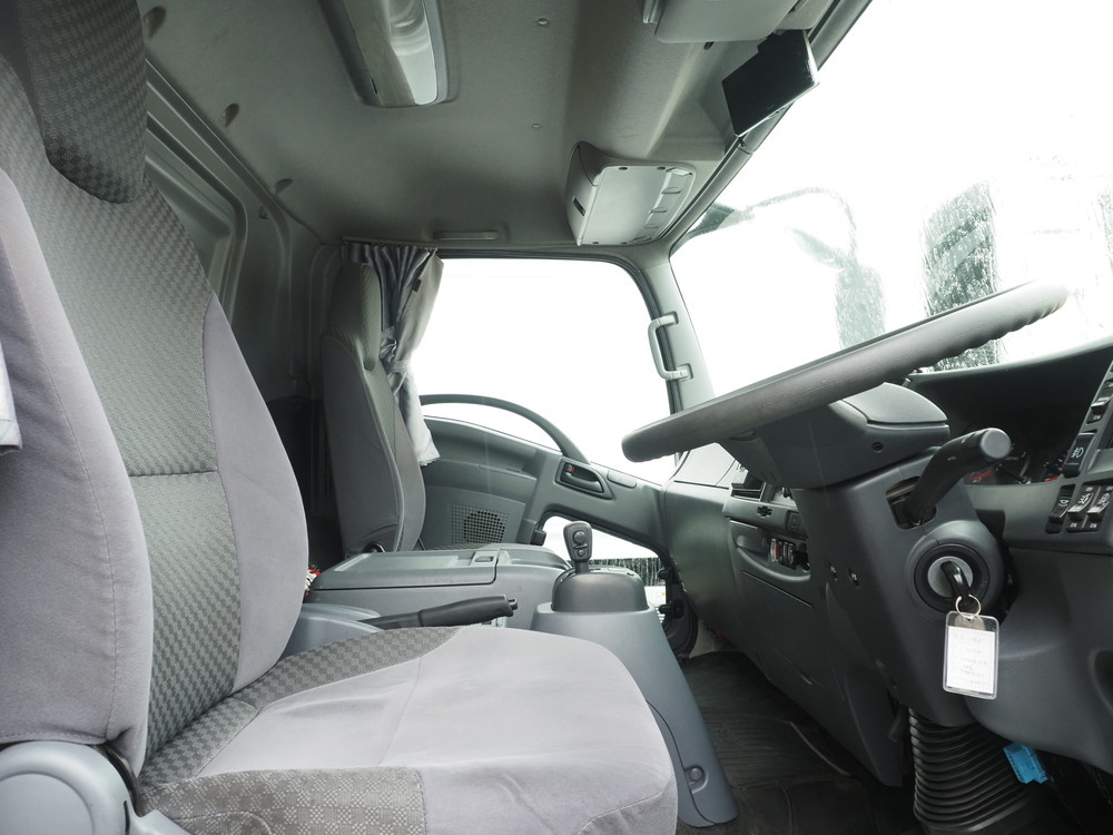 いすゞ フォワード バン車 中型 2RG-FRR90S1 年式 H30[写真22]