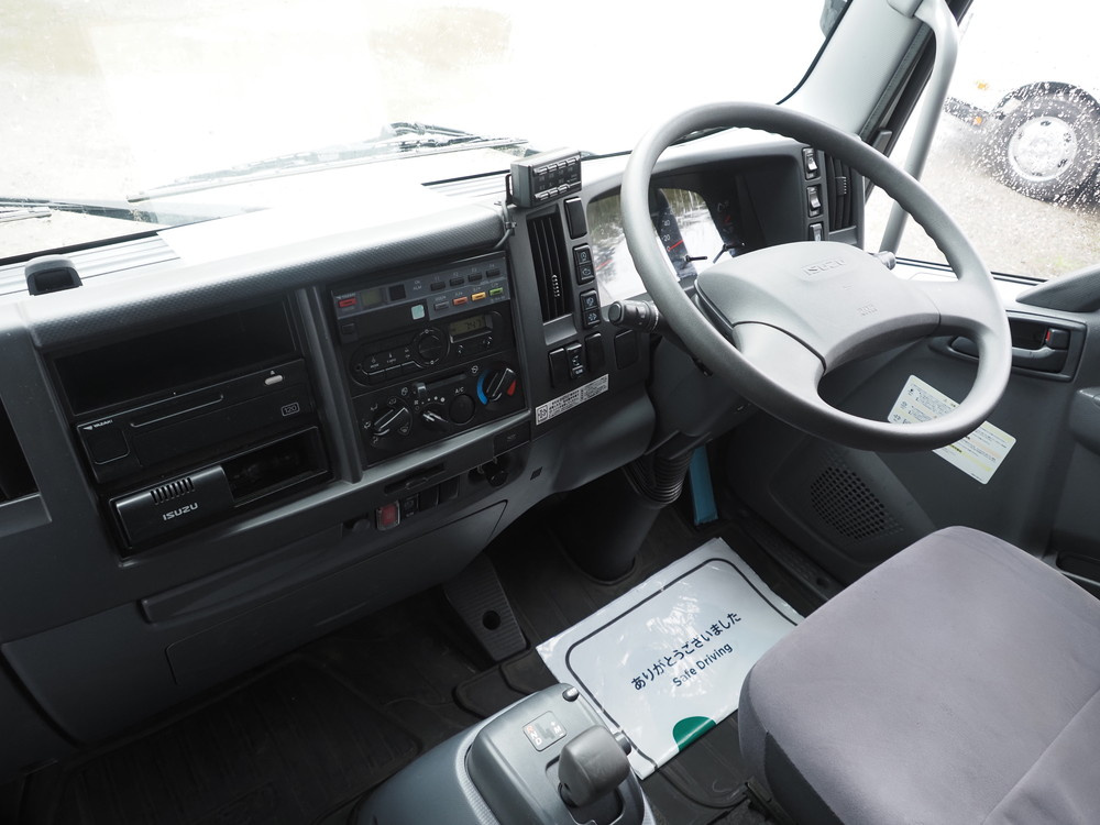 いすゞ フォワード バン車 中型 2RG-FRR90S1 年式 H30[写真24]