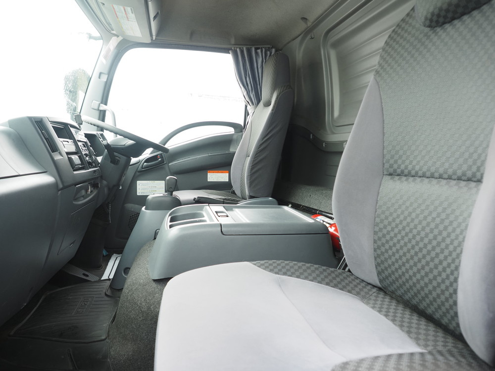 いすゞ フォワード バン車 中型 2RG-FRR90S1 年式 H30[写真29]