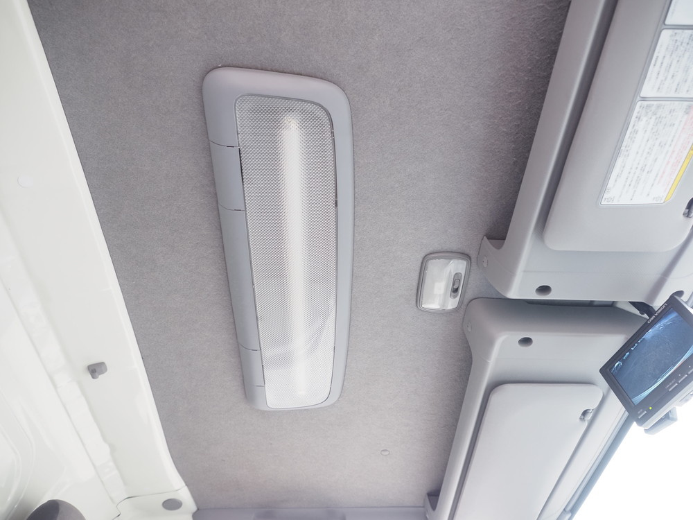 いすゞ エルフ バン車 小型 TPG-NMS85AN 年式 H30[写真22]