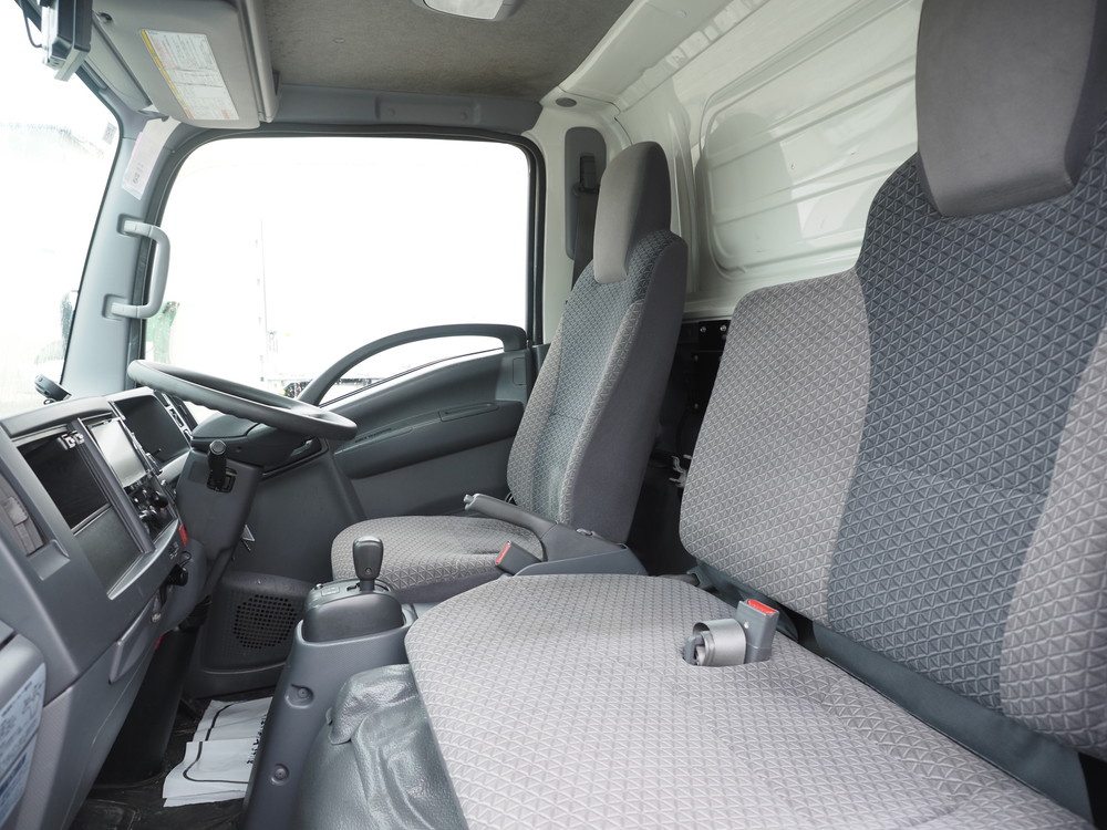 いすゞ エルフ バン車 小型 TPG-NMS85AN 年式 H30[写真23]