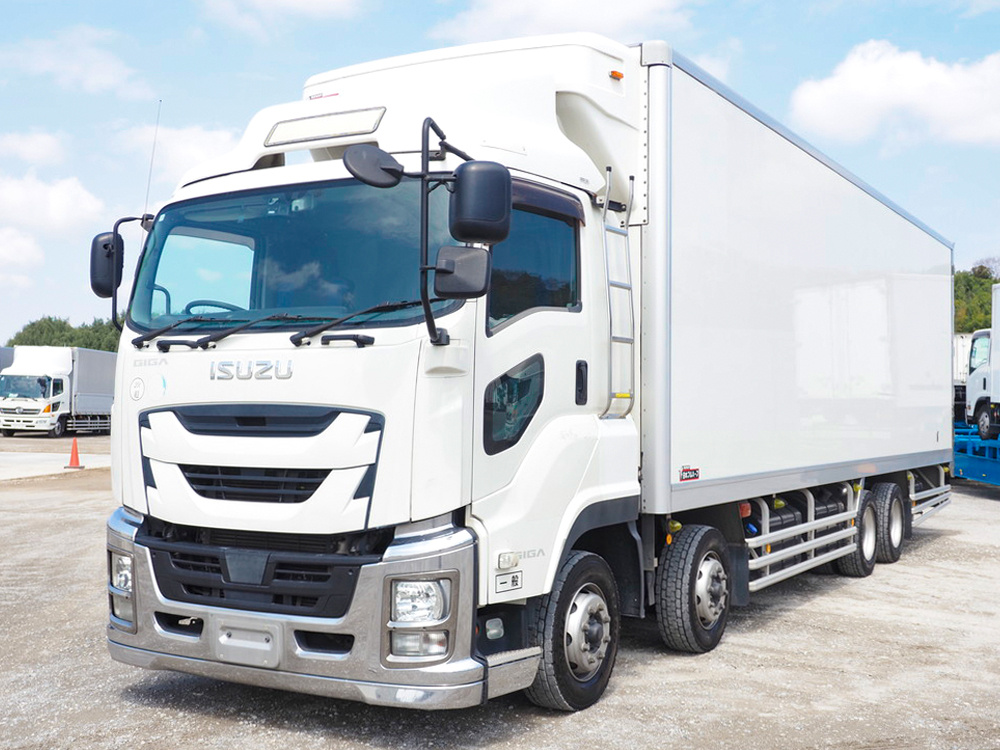 いすゞ ギガ 冷凍バン 大型 QPG-CYJ77B 年式 H28[写真01]