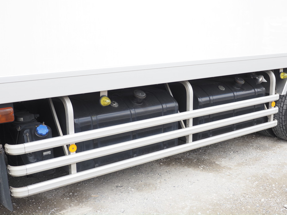 いすゞ ギガ 冷凍バン 大型 QPG-CYJ77B 年式 H28[写真12]