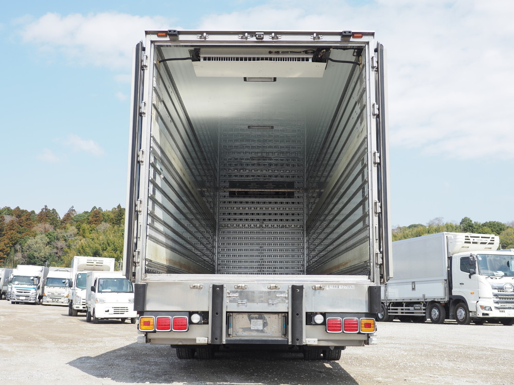 いすゞ ギガ 冷凍バン 大型 QPG-CYJ77B 年式 H28[写真15]