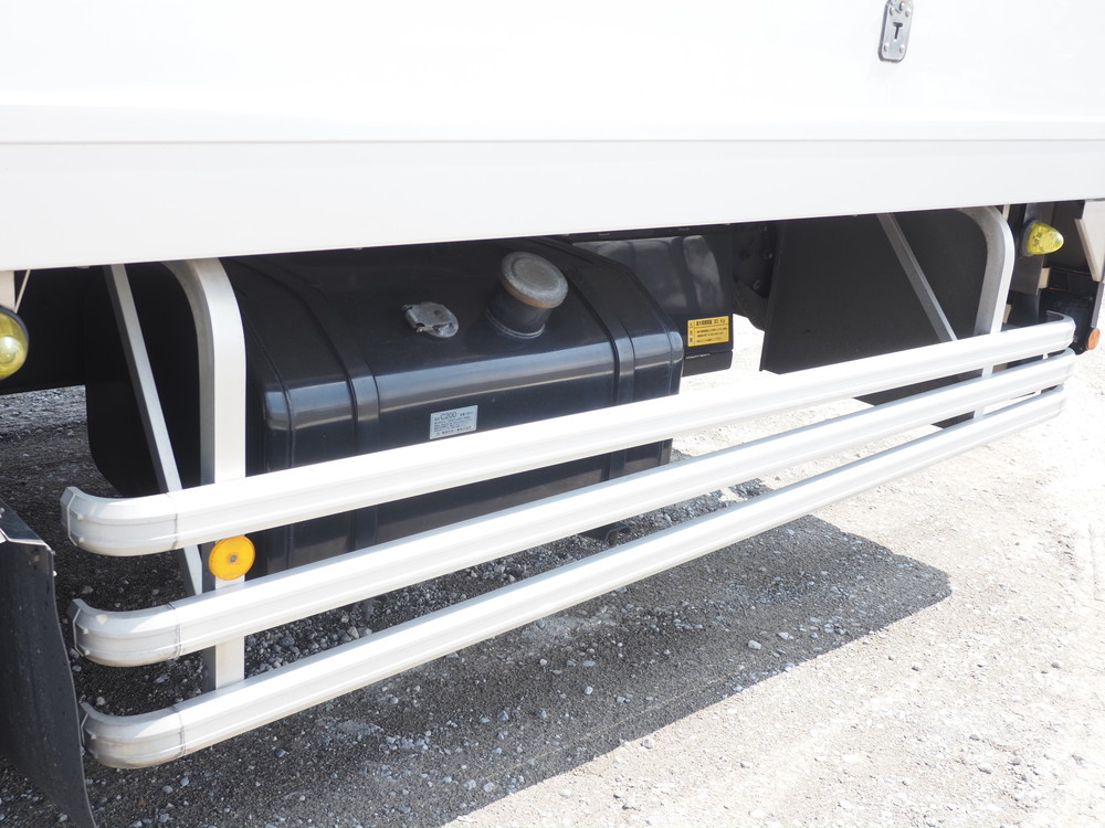 いすゞ ギガ 冷凍バン 大型 QPG-CYJ77B 年式 H28[写真13]