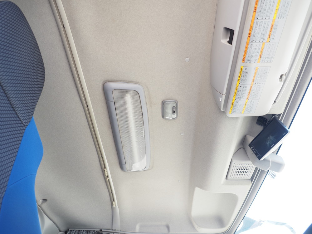 いすゞ ギガ 冷凍バン 大型 QPG-CYJ77B 年式 H28[写真29]