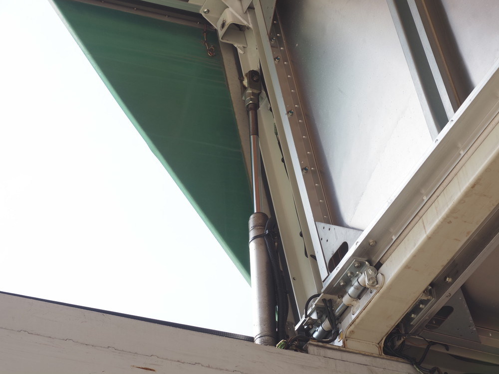 いすゞ ギガ ウイング車 大型 LKG-CYJ77A 年式 H23[写真17]