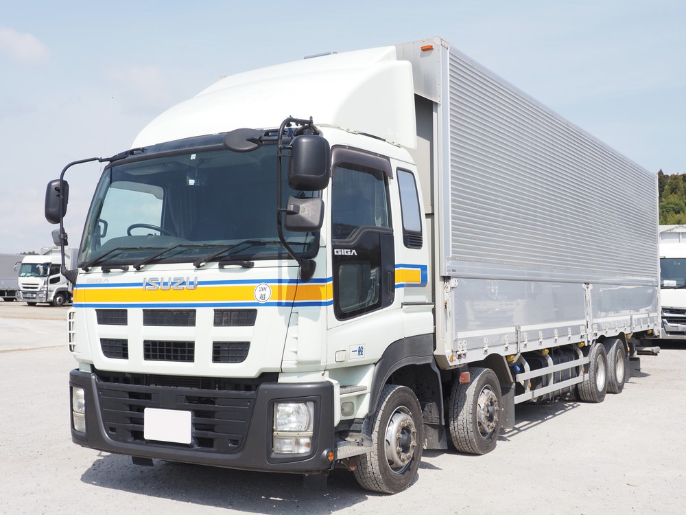 いすゞ ギガ ウイング車 大型 LKG-CYJ77A 年式 H23[写真01]
