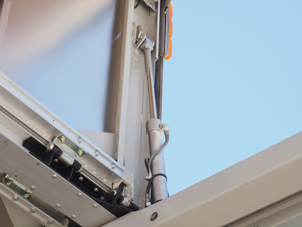 いすゞ フォワード ウイング車 中型 2RG-FRR90T2 年式 H30[写真20]