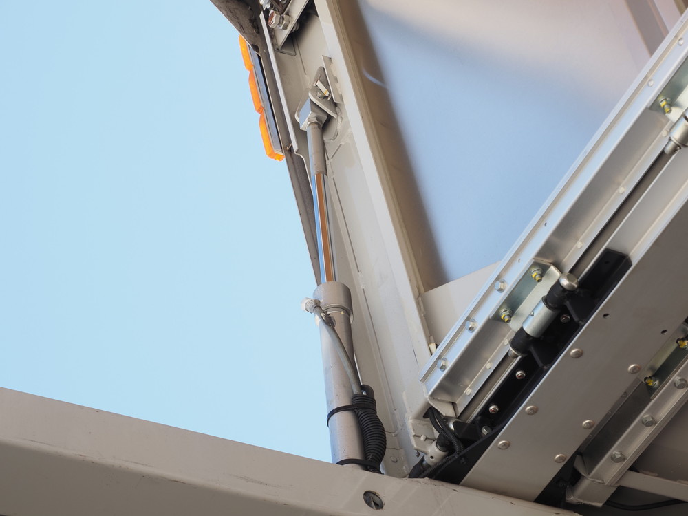 いすゞ フォワード ウイング車 中型 2RG-FRR90T2 年式 H30[写真14]