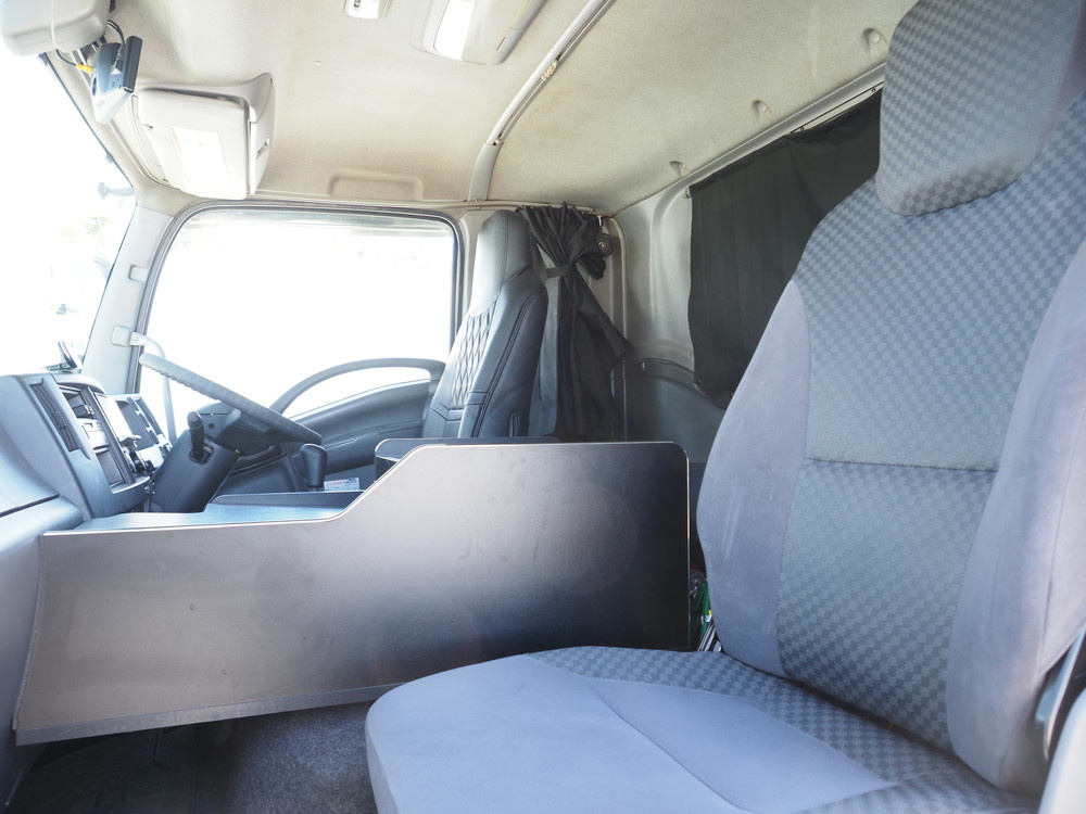 いすゞ フォワード ウイング車 中型 2RG-FRR90T2 年式 H30[写真44]