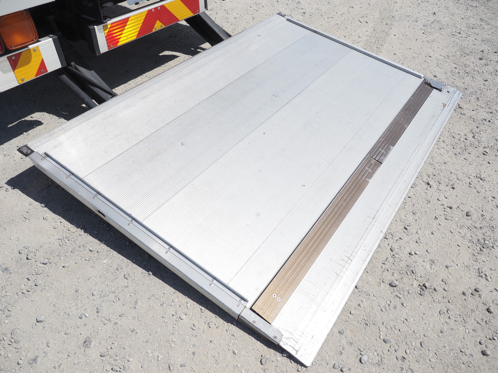 いすゞ フォワード ウイング車 中型 TKG-FRR90T2 年式 H29[写真28]