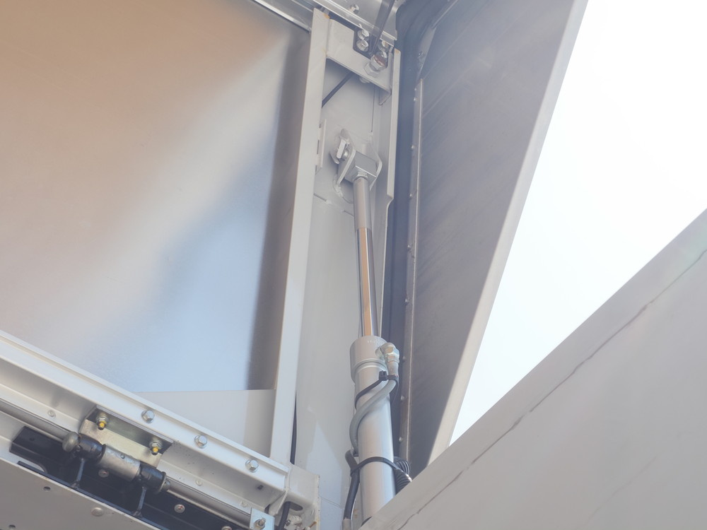 いすゞ フォワード ウイング車 中型 TKG-FRR90T2 年式 H29[写真12]