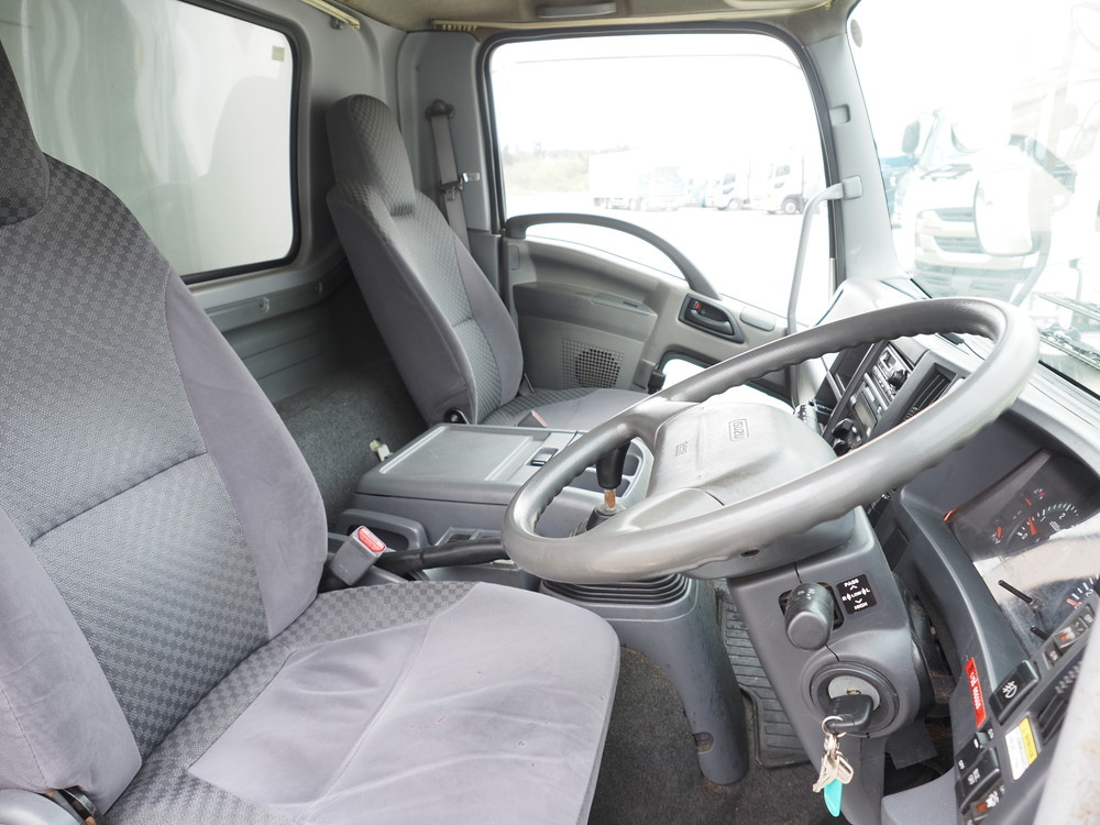 いすゞ フォワード ウイング車 中型 PKG-FRR90T2 年式 H23[写真24]