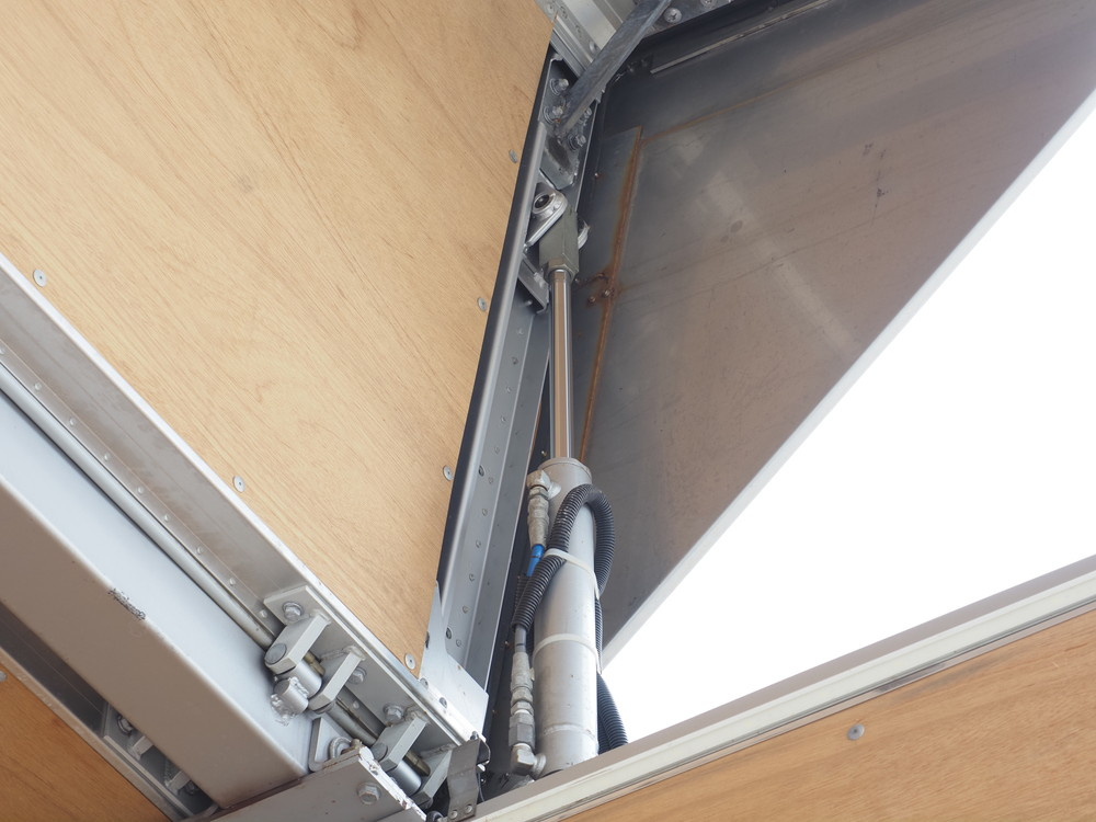 三菱ふそう スーパーグレート ウイング車 大型 2PG-FS74HZ 年式 R2[写真15]