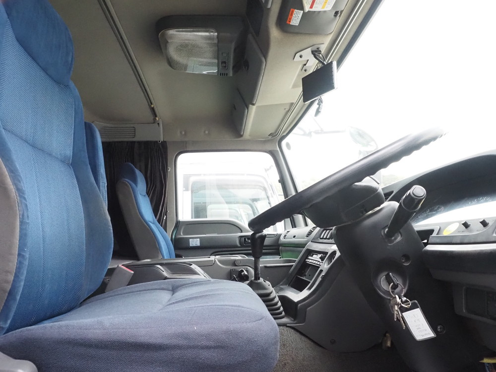 いすゞ ギガ ウイング車 大型 QKG-CYJ77A 年式 H25[写真31]