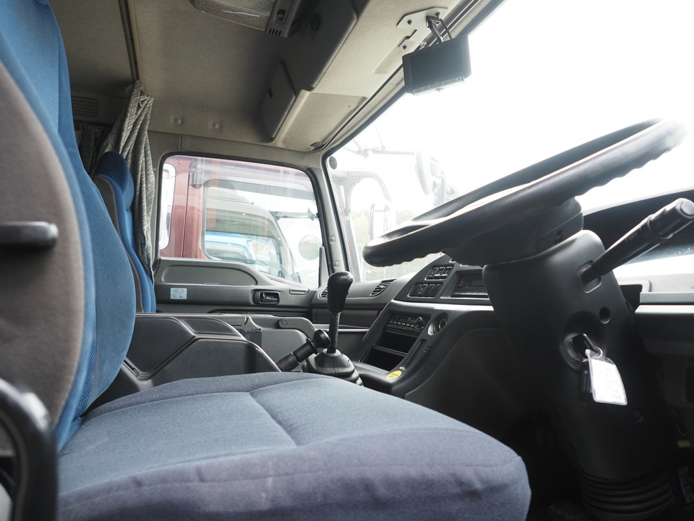 いすゞ ギガ ウイング車 大型 QKG-CYJ77A 年式 H26[写真30]