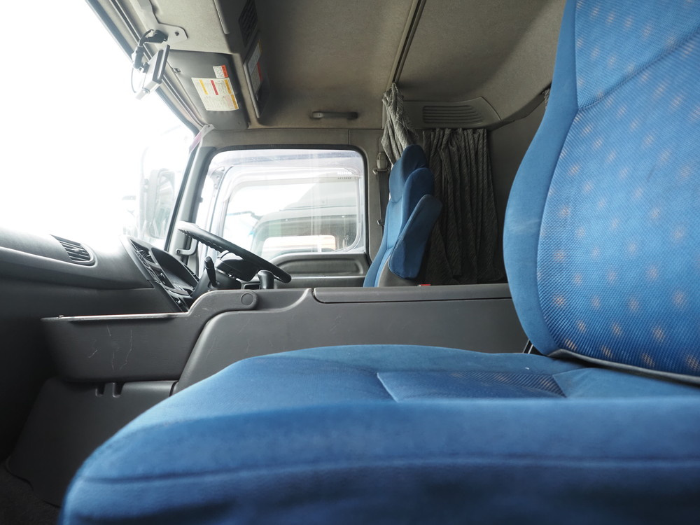 いすゞ ギガ ウイング車 大型 QKG-CYJ77A 年式 H26[写真39]