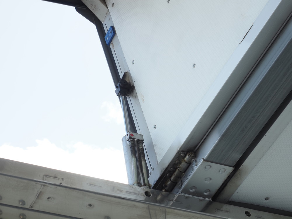 いすゞ ギガ ウイング車 大型 QKG-CYL77AA 年式 H26[写真17]