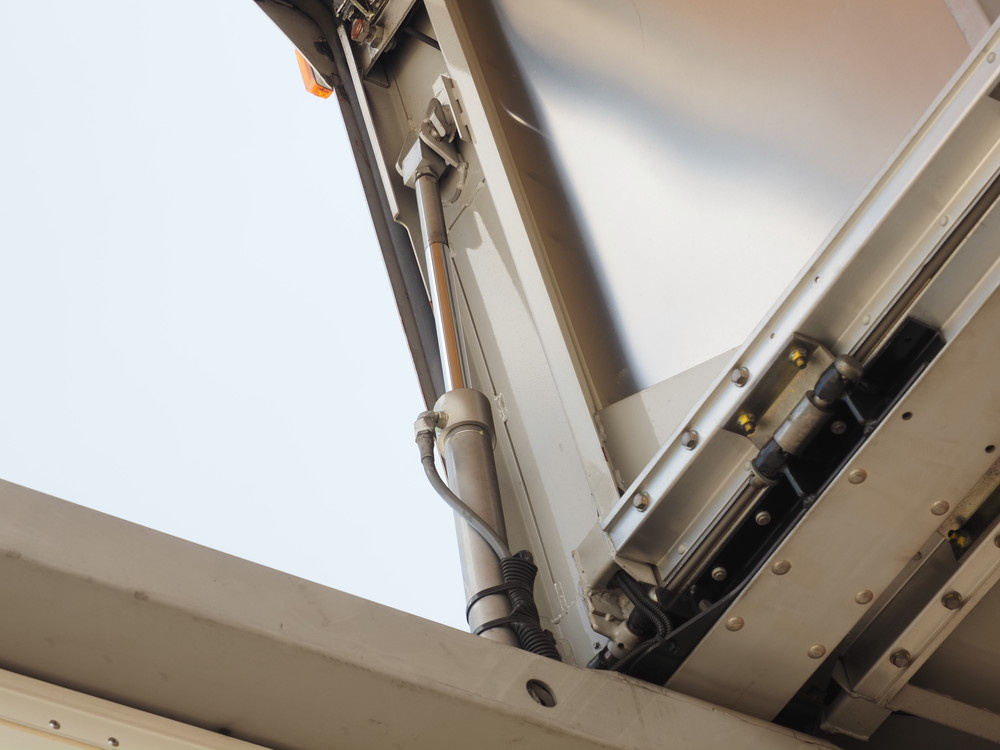 いすゞ フォワード ウイング車 中型 TKG-FRR90S2 年式 H27[写真07]