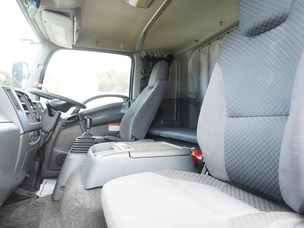 いすゞ フォワード ウイング車 中型 TKG-FRR90S2 年式 H27[写真28]