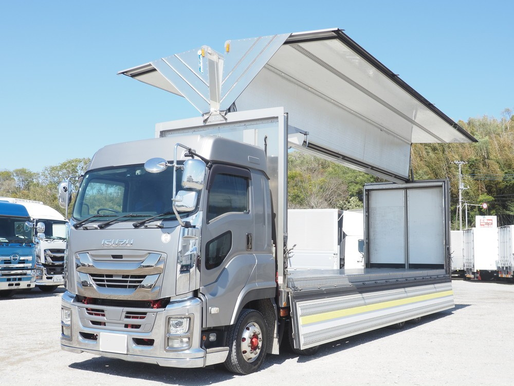 いすゞ ギガ 冷凍ウイング 大型 2PG-CYJ77C 年式 H30[写真02]