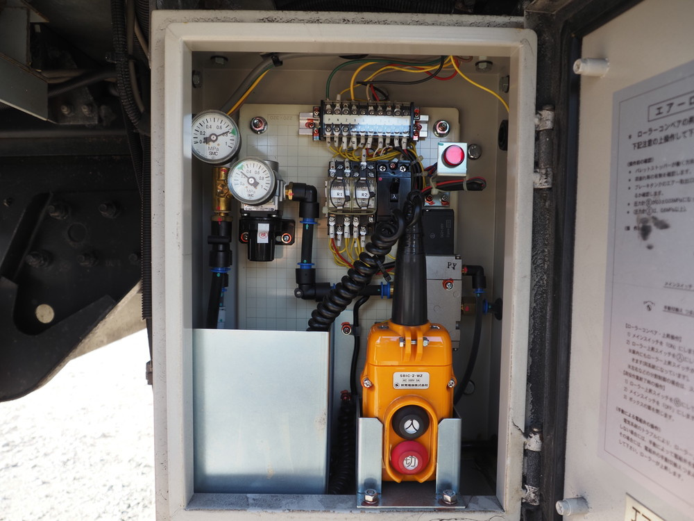 いすゞ ギガ ウイング車 大型 LKG-CYJ77AA 年式 H23[写真23]