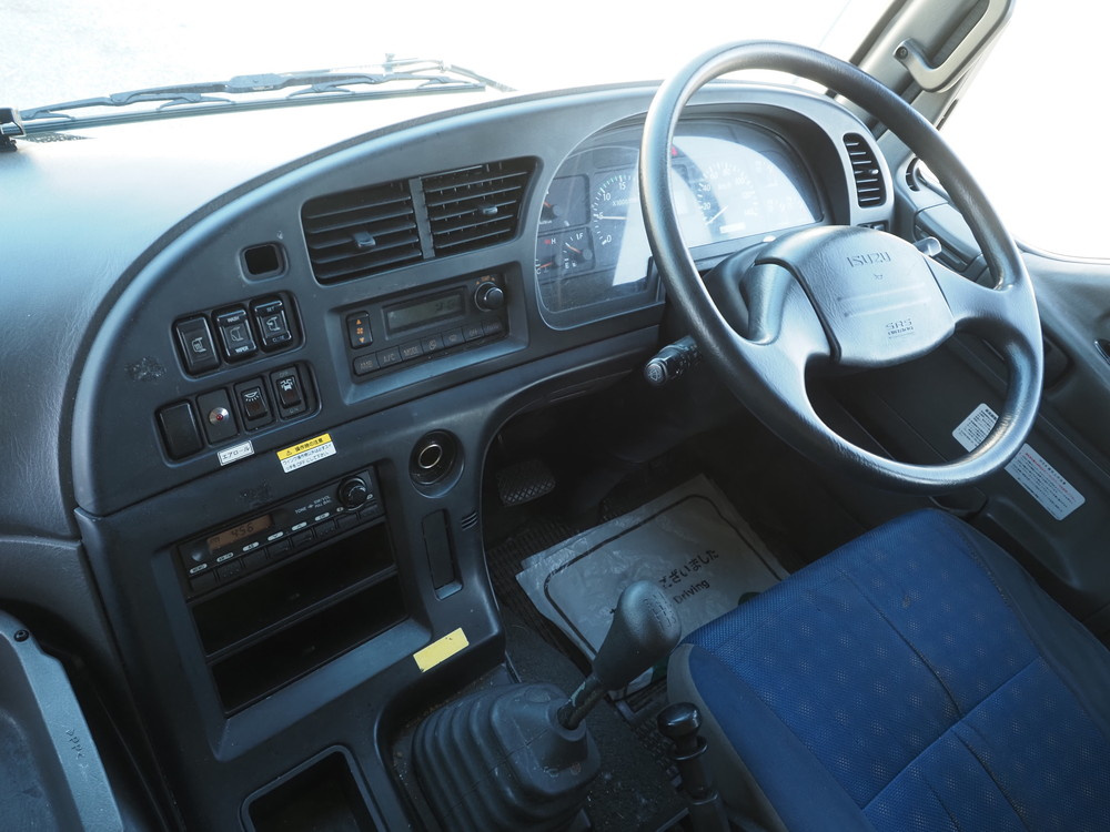 いすゞ ギガ ウイング車 大型 LKG-CYJ77AA 年式 H23[写真31]