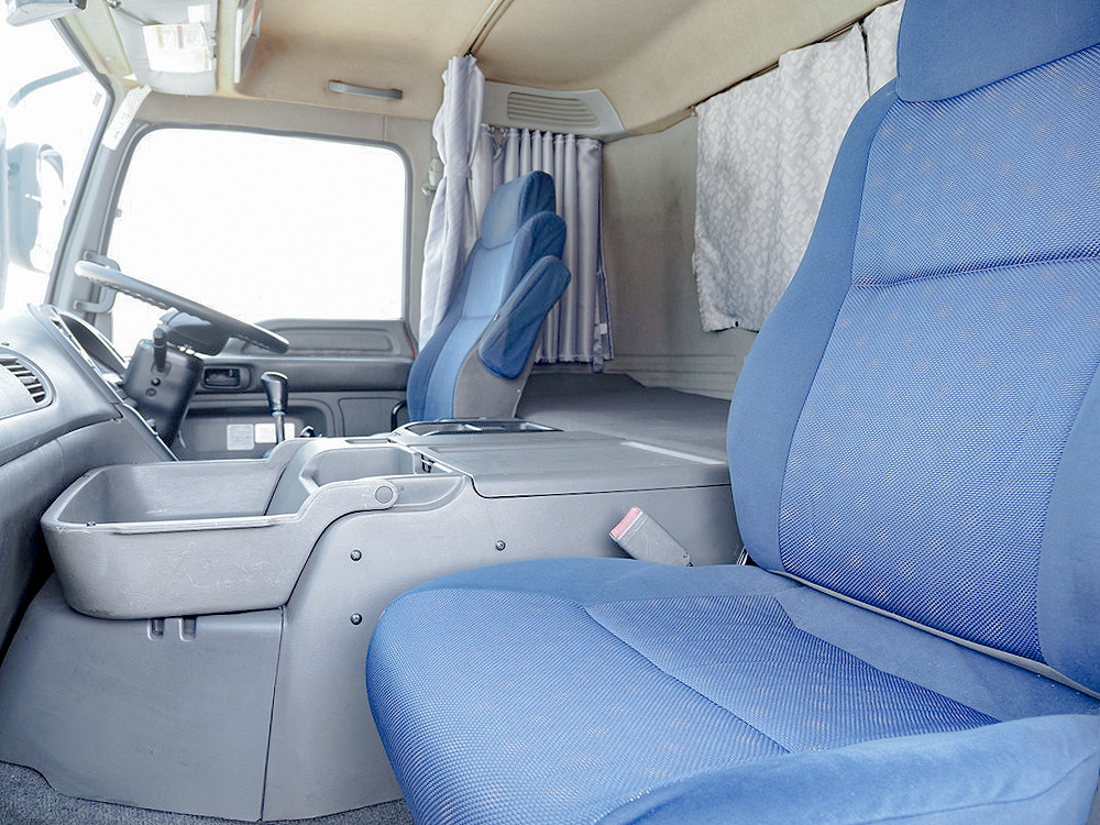 いすゞ ギガ ウイング車 大型 LKG-CYJ77A 年式 H24[写真40]