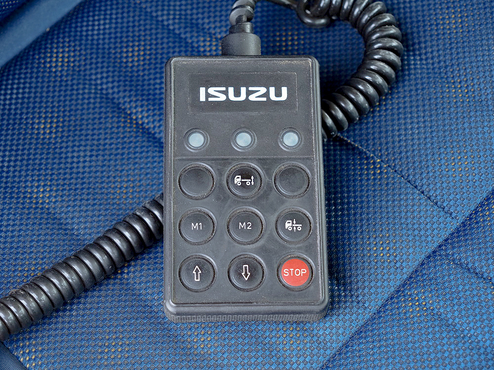 いすゞ ギガ ウイング車 大型 LKG-CYJ77A 年式 H24[写真37]