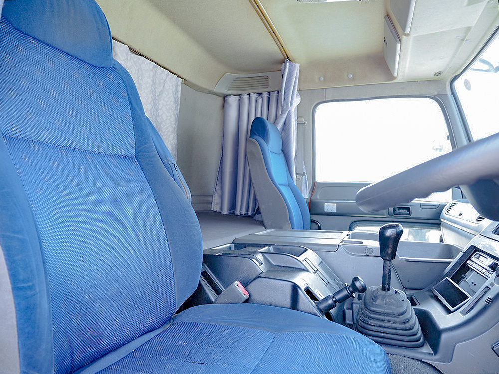 いすゞ ギガ ウイング車 大型 LKG-CYJ77A 年式 H24[写真32]