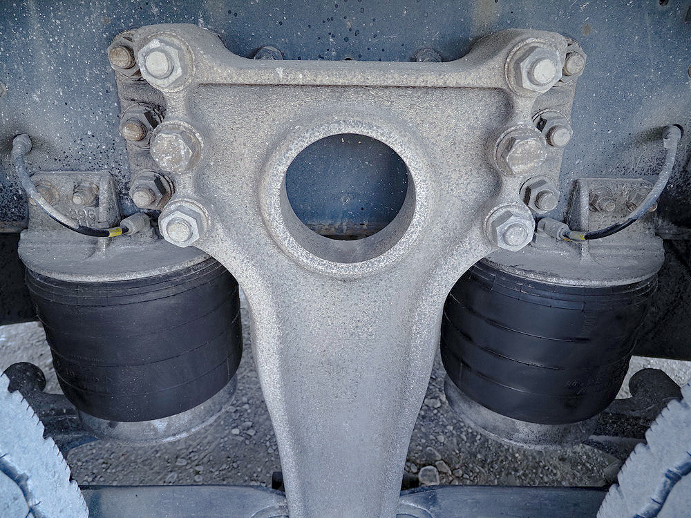 いすゞ ギガ ウイング車 大型 LKG-CYJ77A 年式 H24[写真42]