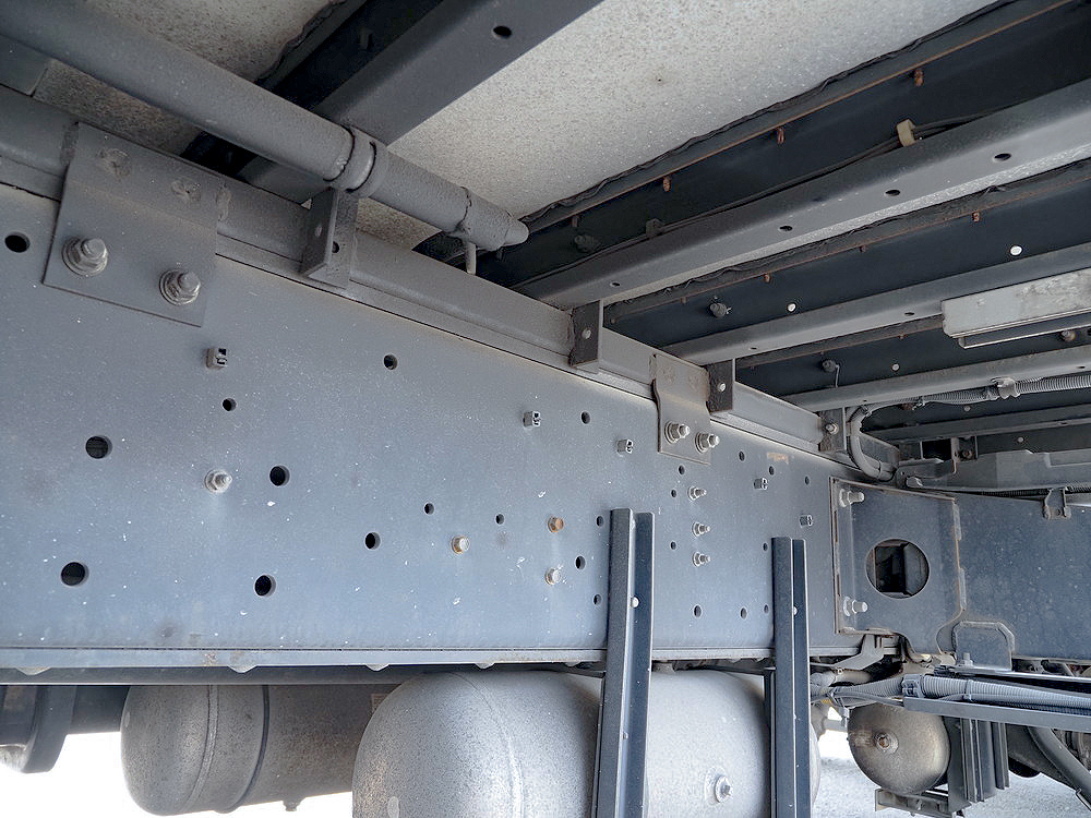 いすゞ ギガ ウイング車 大型 LKG-CYJ77A 年式 H24[写真44]