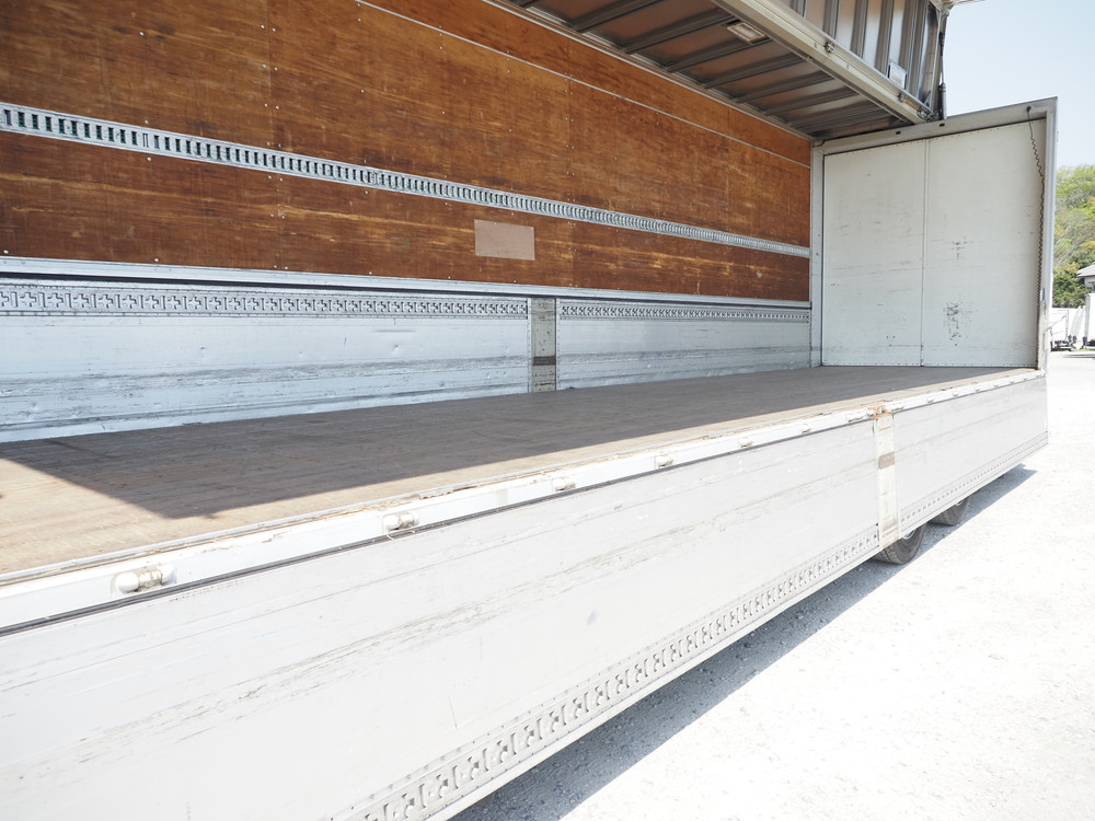 いすゞ ギガ ウイング車 大型 LKG-CYJ77A 年式 H23[写真20]