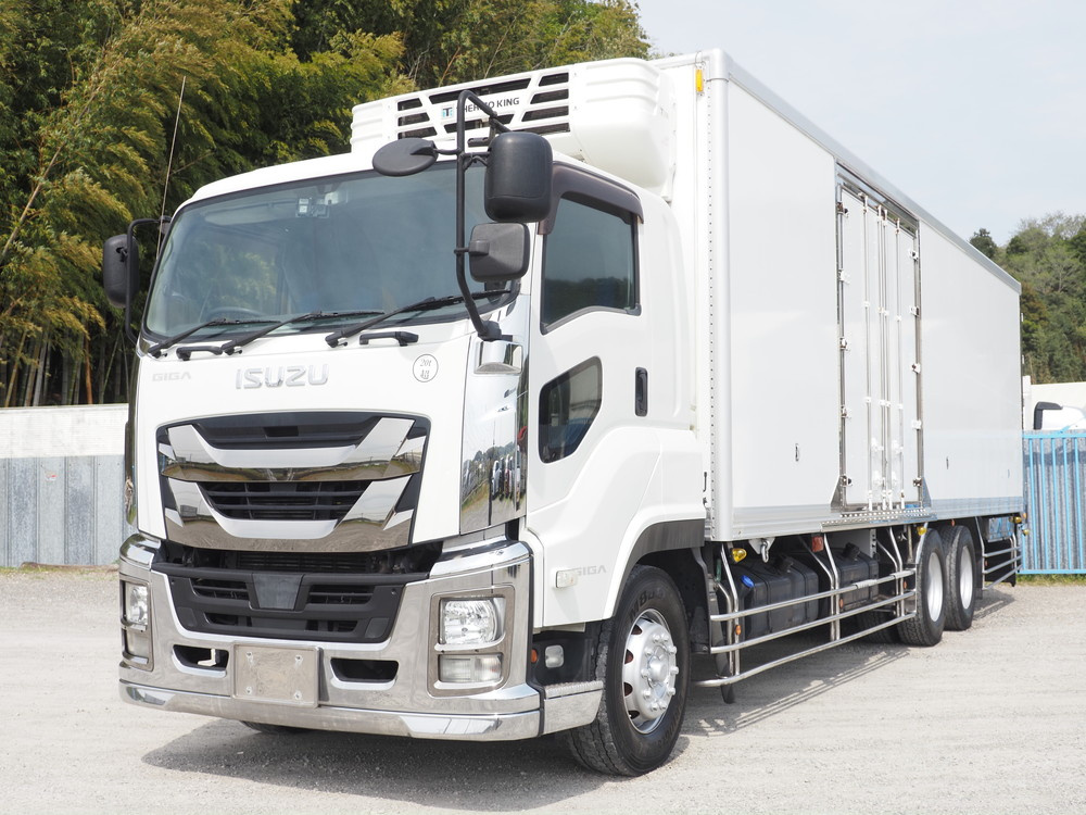 いすゞ ギガ 冷凍バン 大型 QKG-CYL77B 年式 H29[写真01]