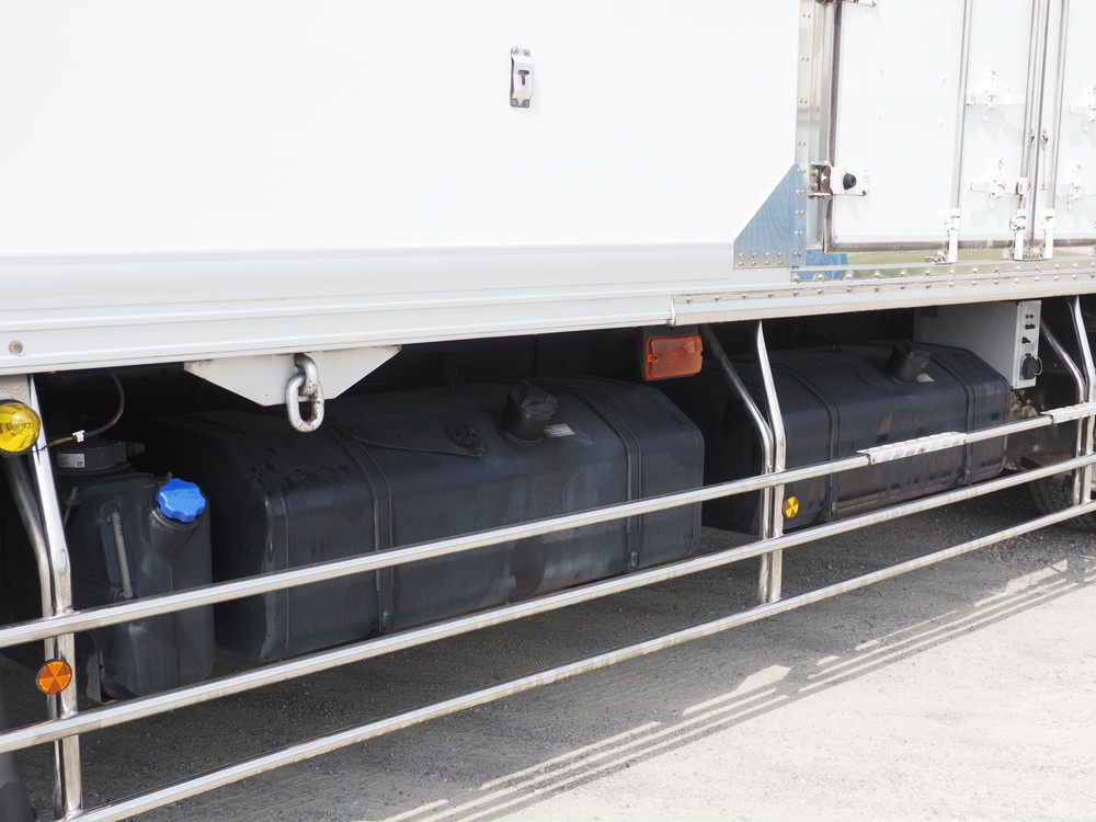 いすゞ ギガ 冷凍バン 大型 QKG-CYL77B 年式 H29[写真15]