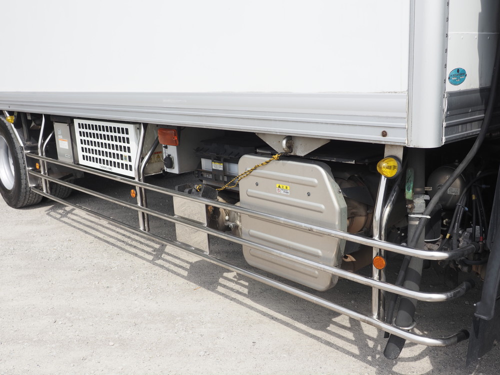 いすゞ ギガ 冷凍バン 大型 QKG-CYL77B 年式 H29[写真11]