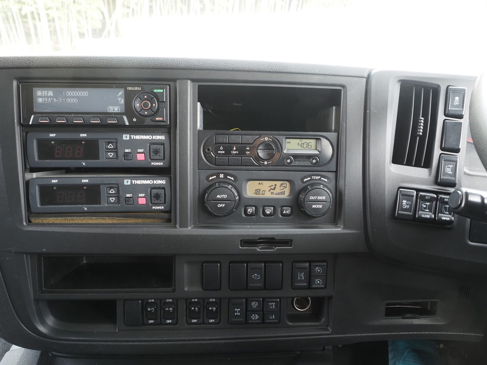 いすゞ ギガ 冷凍バン 大型 QKG-CYL77B 年式 H29[写真30]