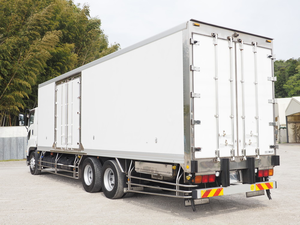 いすゞ ギガ 冷凍バン 大型 QKG-CYL77B 年式 H29[写真06]