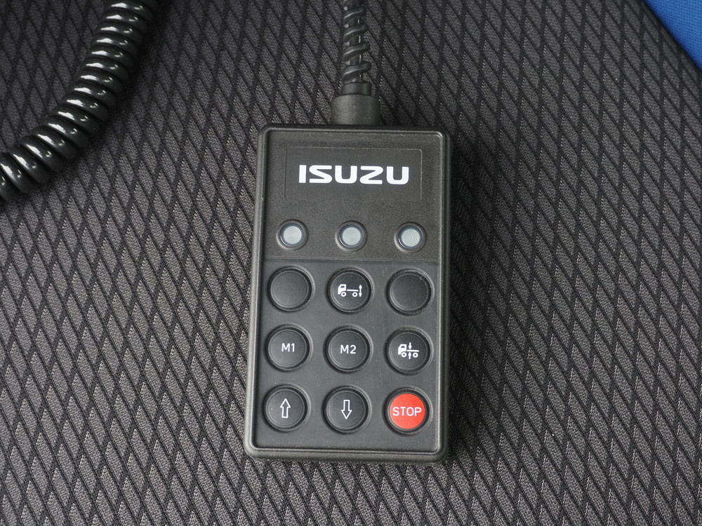 いすゞ ギガ 冷凍バン 大型 QKG-CYL77B 年式 H29[写真32]