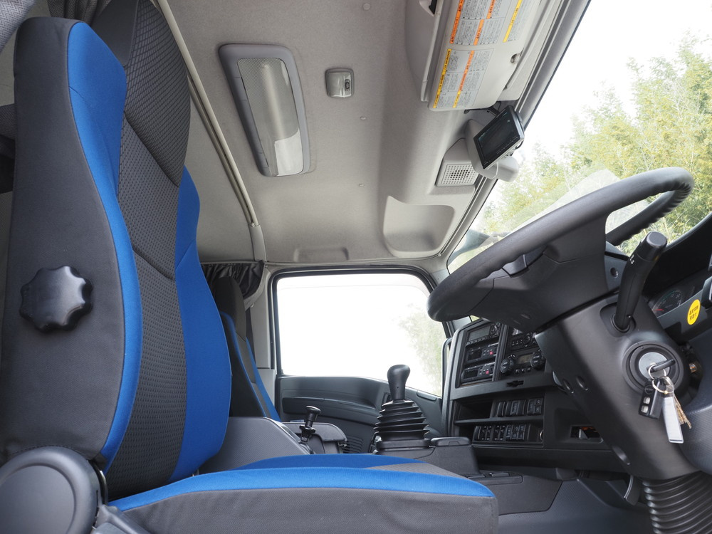 いすゞ ギガ 冷凍バン 大型 QKG-CYL77B 年式 H29[写真26]