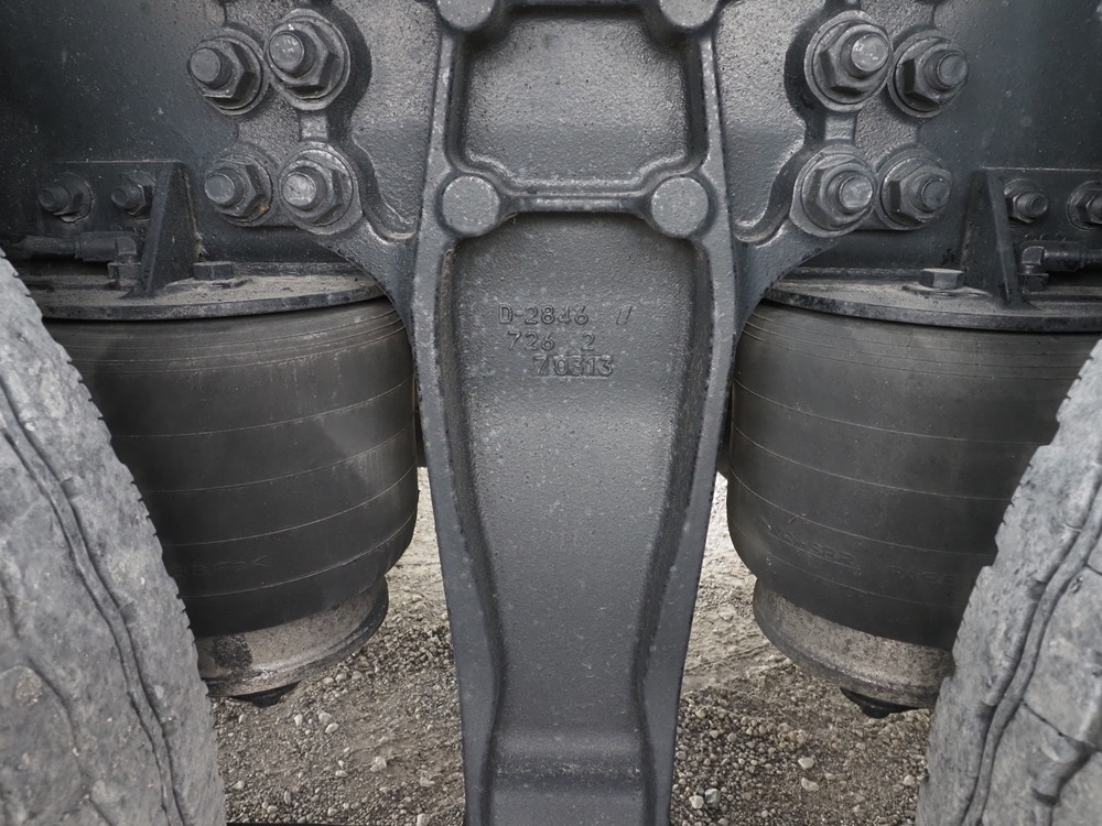 いすゞ ギガ 冷凍バン 大型 QKG-CYL77B 年式 H29[写真37]