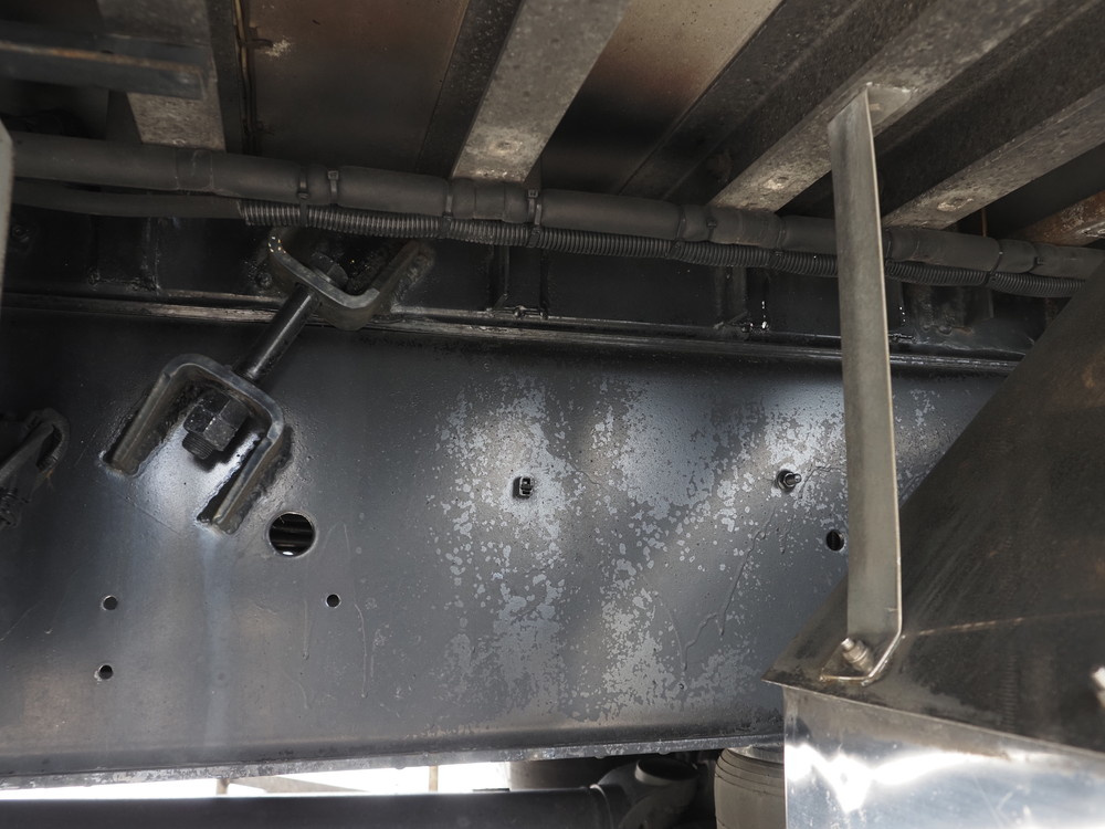 いすゞ ギガ 冷凍バン 大型 QKG-CYL77B 年式 H29[写真38]