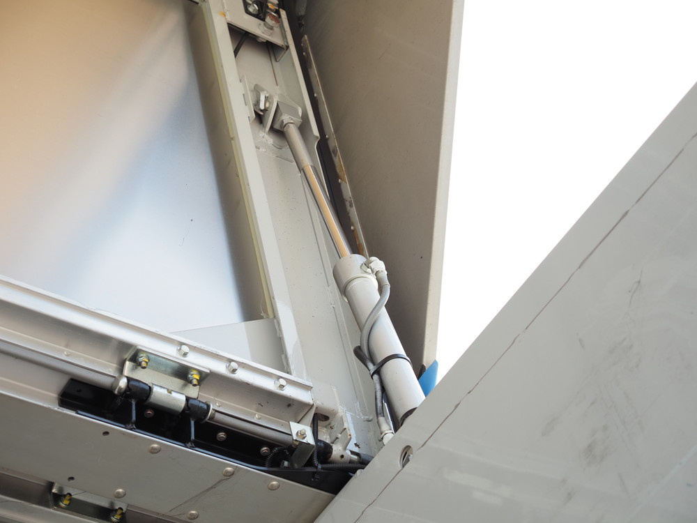 いすゞ フォワード ウイング車 中型 TKG-FRR90S2 年式 H29[写真11]