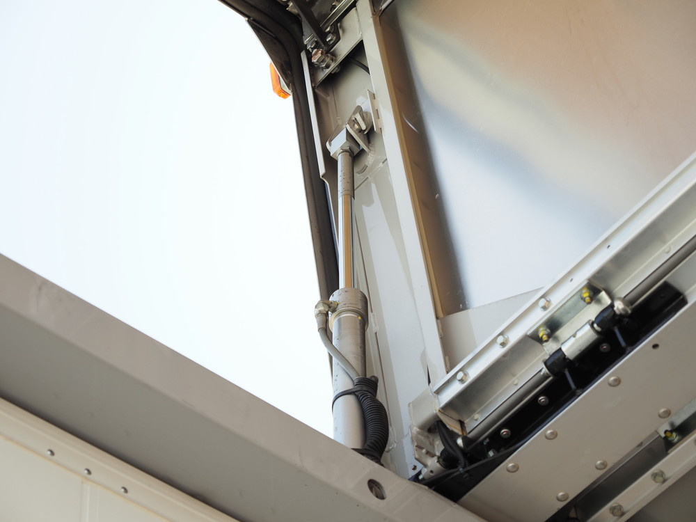 いすゞ フォワード ウイング車 中型 TKG-FRR90S2 年式 H29[写真12]