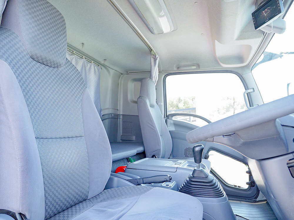 いすゞ フォワード ウイング車 中型 TKG-FRR90S2 年式 H29[写真32]