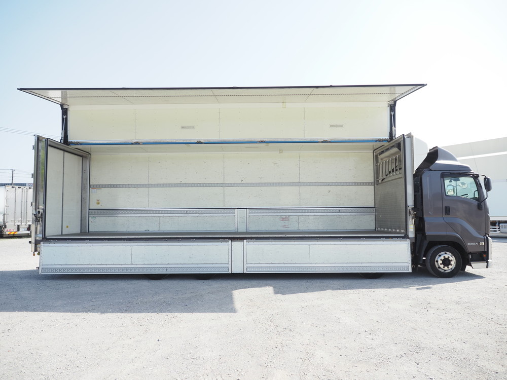 いすゞ ギガ 冷凍ウイング 大型 QKG-CYJ77B 年式 H29[写真11]